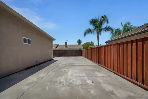 Exterior - 565 Springcreek Pl, Manteca, CA 95337 photo 9 of 9
