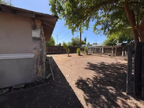 Exterior - 3310 U St, Antelope, CA 95843 photo 3 of 5