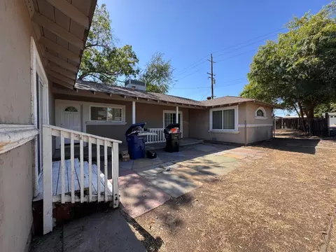 Exterior - 3310 U St, Antelope, CA 95843 photo 2 of 5