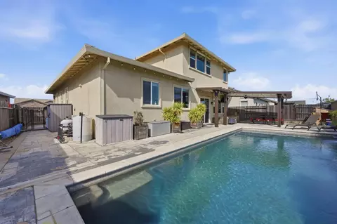 Exterior - 2012 Van Ruiten Dr, Lodi, CA 95242 photo 6 of 6