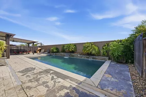 Exterior - 2012 Van Ruiten Dr, Lodi, CA 95242 photo 5 of 6