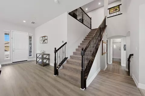 Entry Way - 2012 Van Ruiten Dr, Lodi, CA 95242 photo 2 of 8