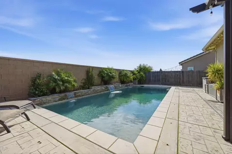 Exterior - 2012 Van Ruiten Dr, Lodi, CA 95242 photo 4 of 6