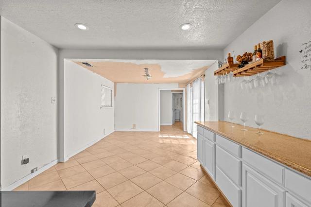 5081 Warwick Ave, Sacramento, CA 95820