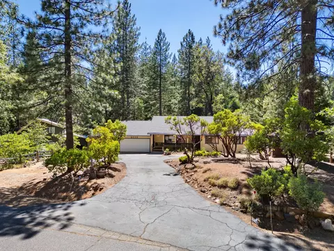 2015 E Mokelumne Dr, Arnold, CA 95223 photo 3
