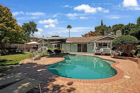 6685 Arboga Way, Sacramento, CA 95831