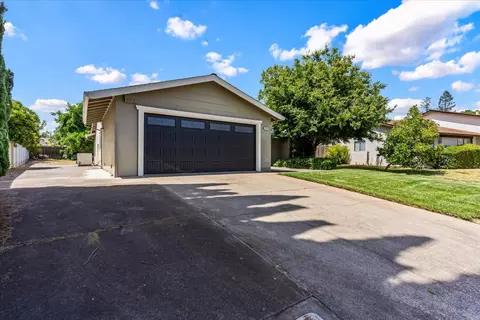 2810 Bogdan Ct, Sacramento, CA 95827