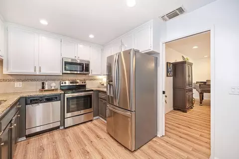 Kitchen - 5112 Kovanda Ave, Carmichael, CA 95608 photo 3 of 3