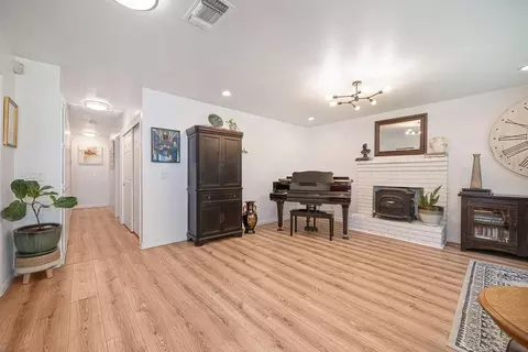 Entry Way - 5112 Kovanda Ave, Carmichael, CA 95608 photo 2 of 3