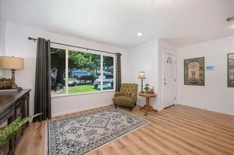 Entry Way - 5112 Kovanda Ave, Carmichael, CA 95608 photo 3 of 3