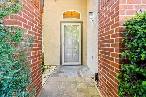 908 Santiago St, Davis, CA 95618 photo 3