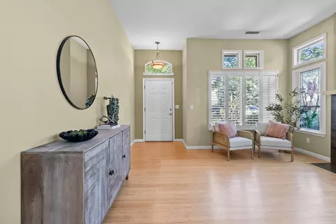 908 Santiago St, Davis, CA 95618 photo 4