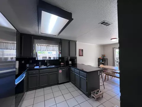 Kitchen - 5016 Tamara Way, Salida, CA 95368 photo 1 of 1