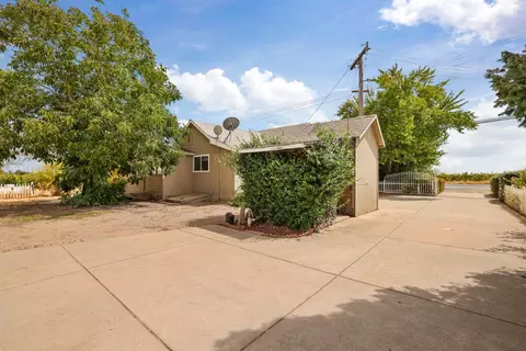 Exterior - 10675 E Peltier Rd, Acampo, CA 95220 photo 9 of 17