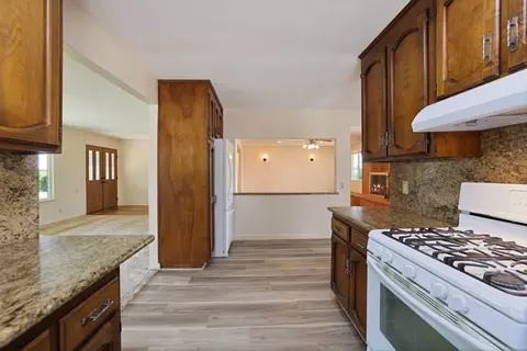 Kitchen - 10675 E Peltier Rd, Acampo, CA 95220 photo 5 of 6