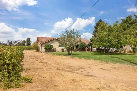 Exterior - 10675 E Peltier Rd, Acampo, CA 95220 photo 2 of 17
