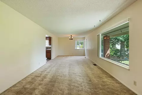 Living - 10675 E Peltier Rd, Acampo, CA 95220 photo 2 of 10