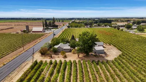 View/Area - 10675 E Peltier Rd, Acampo, CA 95220 photo 11 of 12