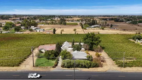 View/Area - 10675 E Peltier Rd, Acampo, CA 95220 photo 3 of 12