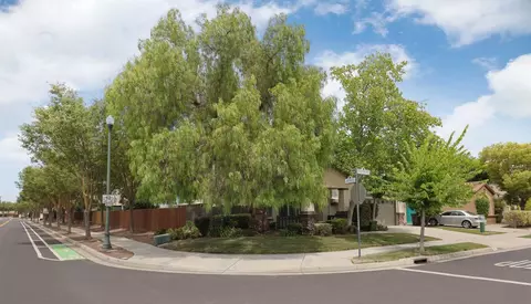 419 Danbury Pl, Lathrop, CA 95330 photo 4