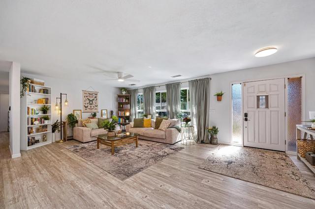 250 Herrington Dr, Auburn, CA 95603