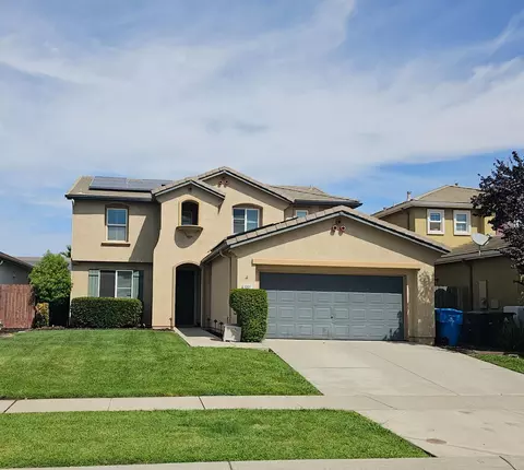 1351 Leighton Grove Dr, Plumas Lake, CA 95961