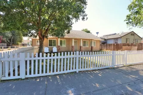 3725 Ripley St, Sacramento, CA 95838