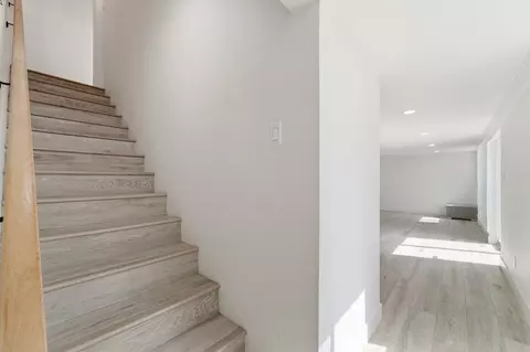 Entry Way - 2124 Scenic Dr, Modesto, CA 95355 photo 10 of 11