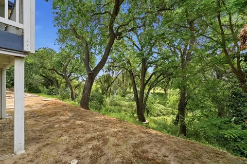 Exterior - 2124 Scenic Dr, Modesto, CA 95355 photo 9 of 26