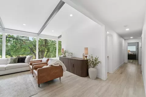 Entry Way - 2124 Scenic Dr, Modesto, CA 95355 photo 6 of 11