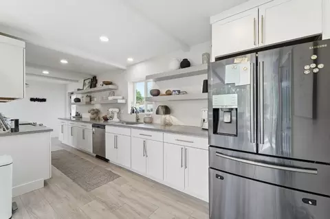 Kitchen - 2124 Scenic Dr, Modesto, CA 95355 photo 3 of 5