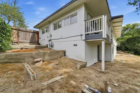 Exterior - 2124 Scenic Dr, Modesto, CA 95355 photo 8 of 26