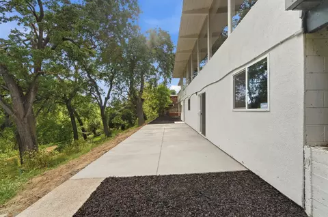 Exterior - 2124 Scenic Dr, Modesto, CA 95355 photo 22 of 26