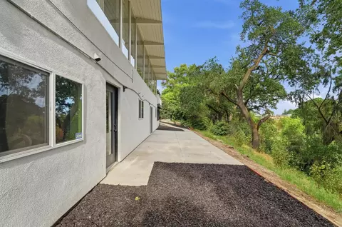 Exterior - 2124 Scenic Dr, Modesto, CA 95355 photo 24 of 26