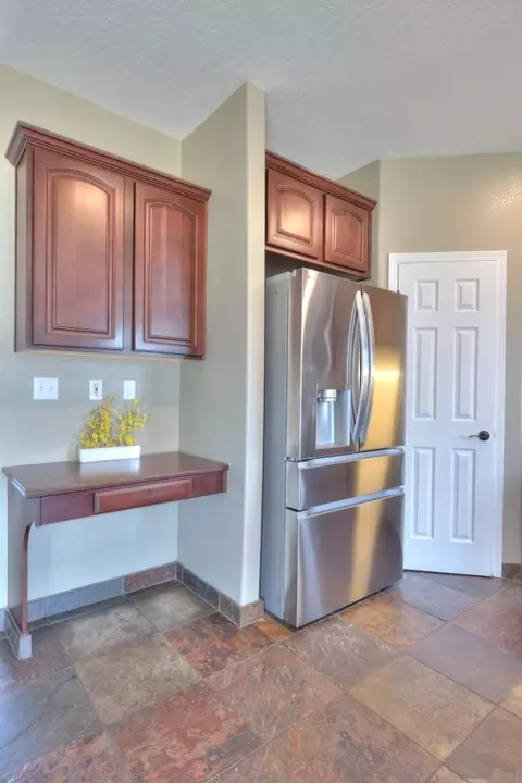 Kitchen - 6801 Varni Way, Hughson, CA 95326 photo 4 of 10
