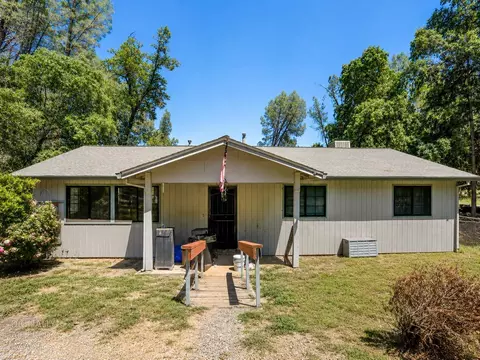 2143 Montana Ave, Shasta Lake, CA 96019