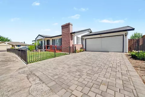749 Costa Dr, Lodi, CA 95240 photo 3