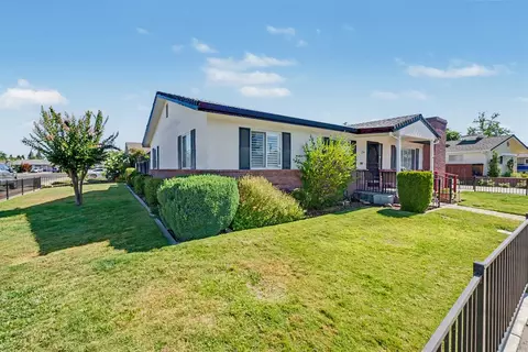 749 Costa Dr, Lodi, CA 95240 photo 2