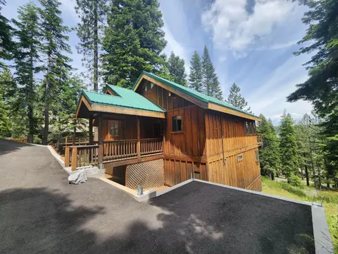 126 Bloods Ridge Rd, Bear Valley, CA 95223