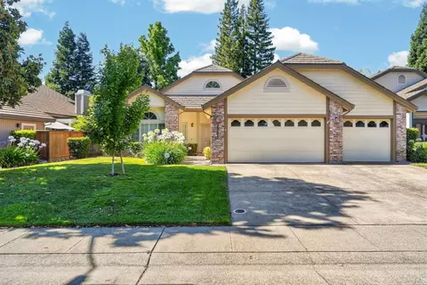 2721 Courtside Dr, Roseville, CA 95661