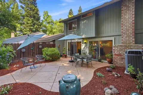 6744 Bertran Ct, Citrus Heights, CA 95621