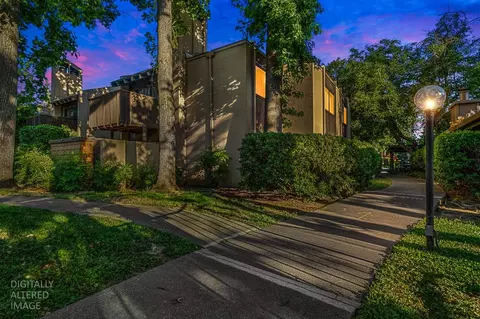 2229 Woodside Ln #8, Sacramento, CA 95825