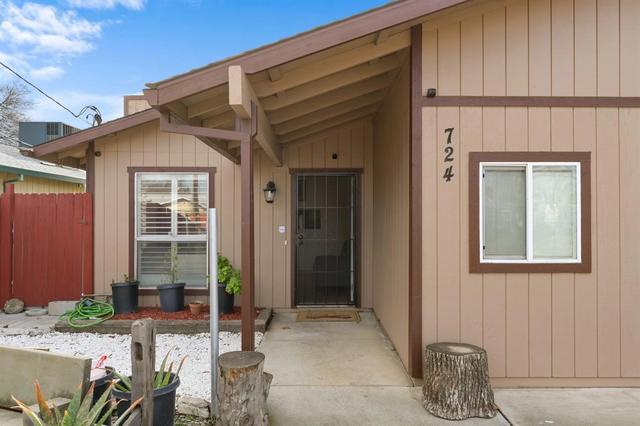 724 Santa Ana Ave, Sacramento, CA 95838