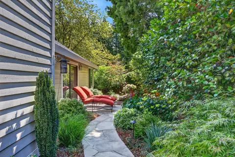 Exterior - 1073 Harrington Way, Carmichael, CA 95608 photo 14 of 16