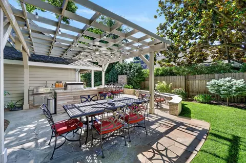 Exterior - 1073 Harrington Way, Carmichael, CA 95608 photo 12 of 16
