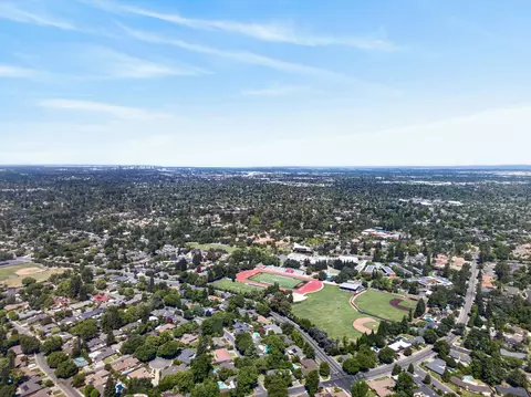 View/Area - 1073 Harrington Way, Carmichael, CA 95608 photo 4 of 8