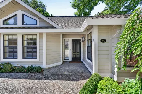 Exterior - 1073 Harrington Way, Carmichael, CA 95608 photo 5 of 16