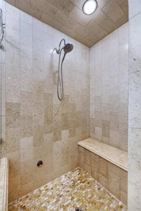 Bath - 1073 Harrington Way, Carmichael, CA 95608 photo 5 of 7