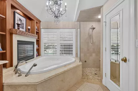 Bath - 1073 Harrington Way, Carmichael, CA 95608 photo 2 of 7