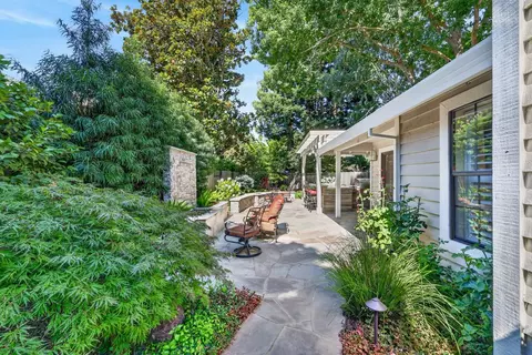 Exterior - 1073 Harrington Way, Carmichael, CA 95608 photo 8 of 16